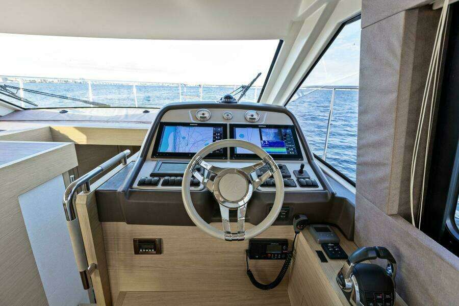 2015 50 Monte Carlo MC5 - Nauti Obsession