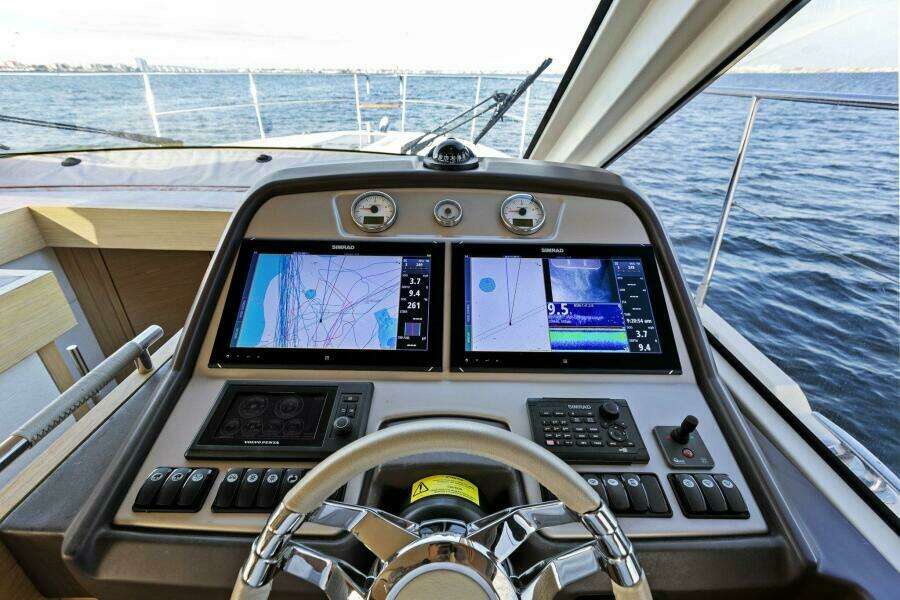 2015 50 Monte Carlo MC5 - Nauti Obsession