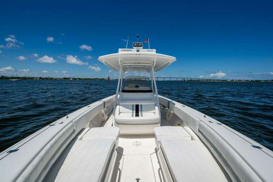 32ft Intrepid Yacht For Sale