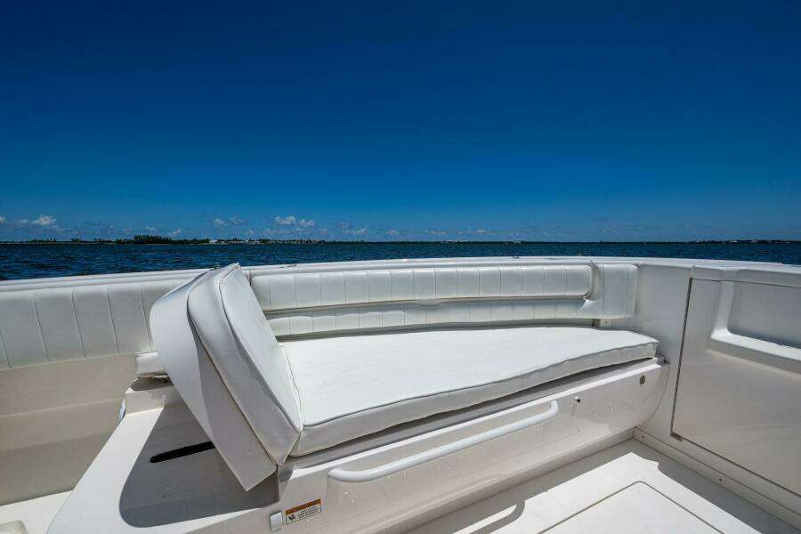 32ft Intrepid Yacht For Sale