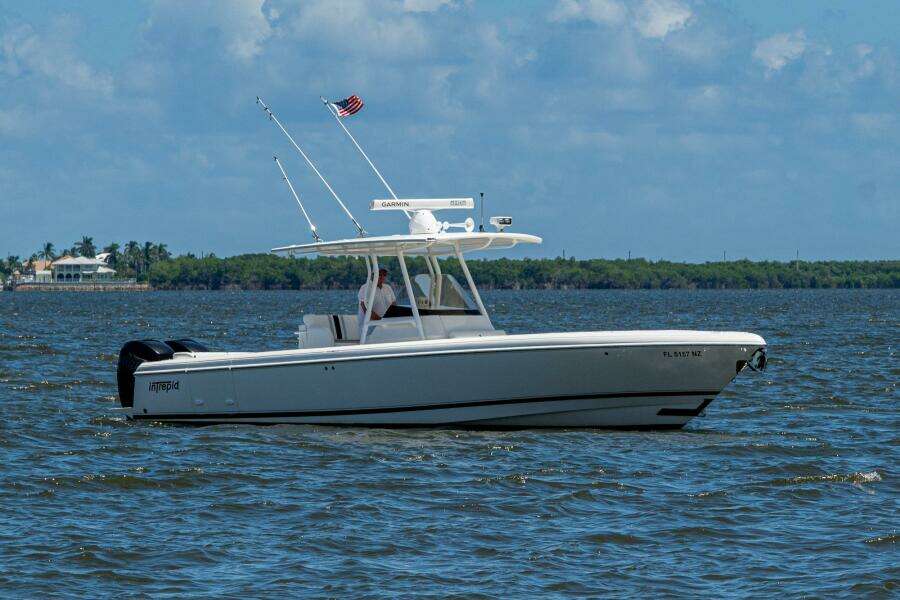 32ft Intrepid Yacht For Sale