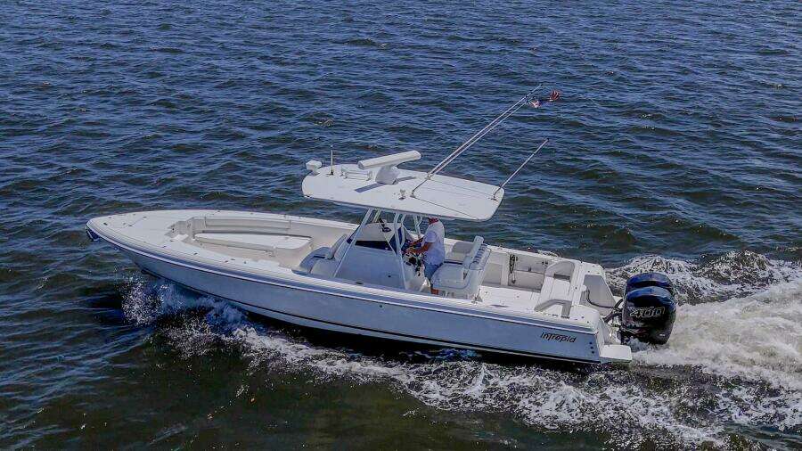 32ft Intrepid Yacht For Sale