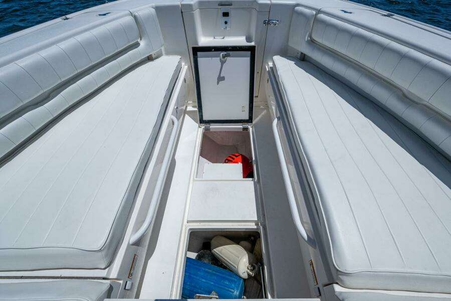 32ft Intrepid Yacht For Sale