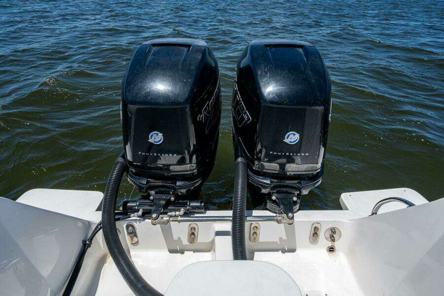 32ft Intrepid Yacht For Sale