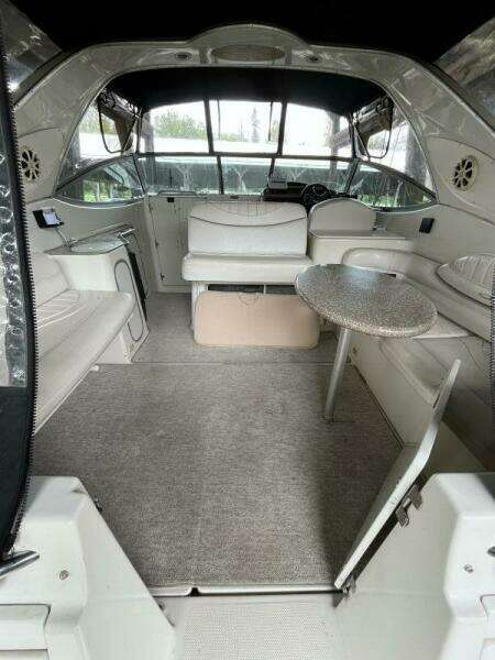 Low Fuss 33ft Maxum Yacht For Sale