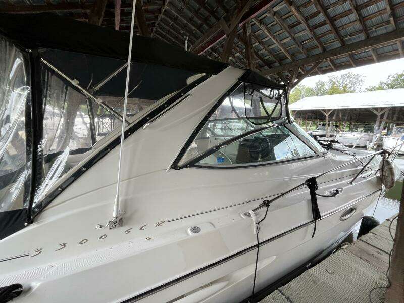 Low Fuss 33ft Maxum Yacht For Sale