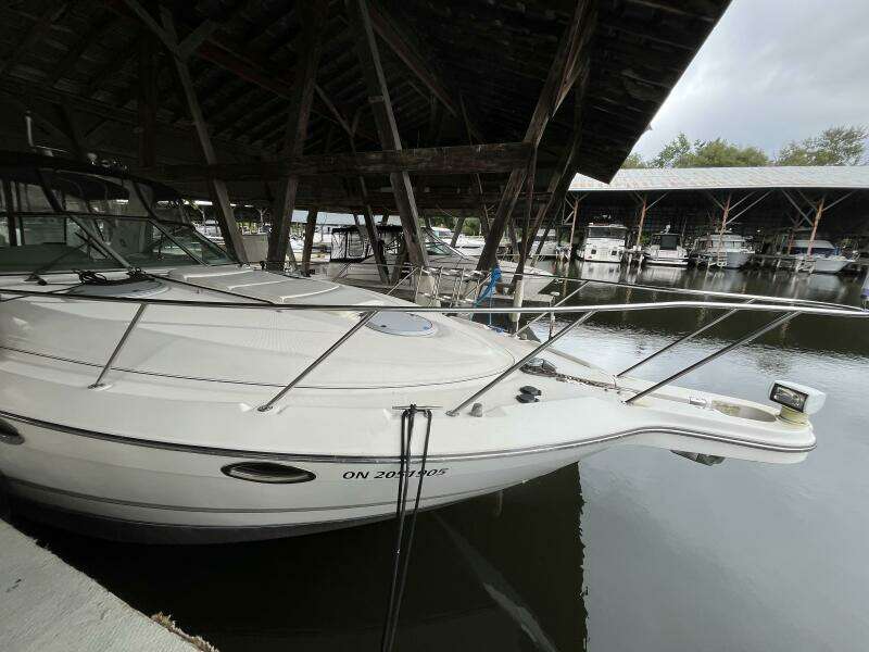 Low Fuss 33ft Maxum Yacht For Sale