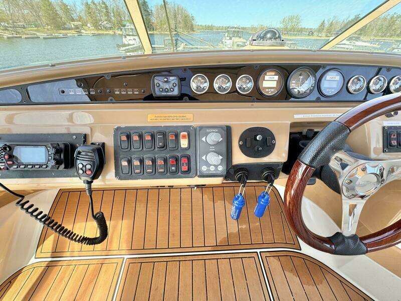 46ft Carver Yacht For Sale