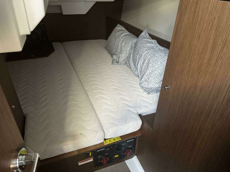 38ft Beneteau Yacht For Sale