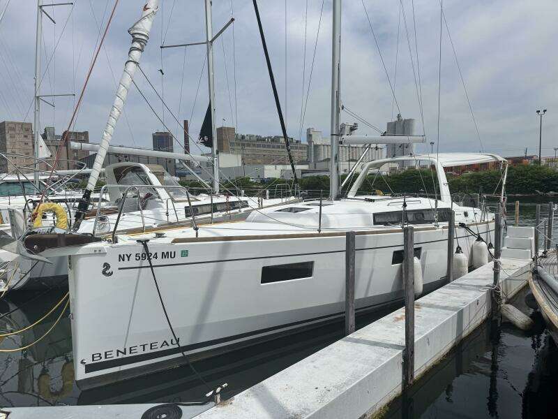 38ft Beneteau Yacht For Sale
