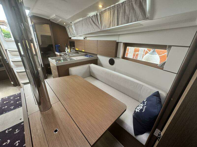 38ft Beneteau Yacht For Sale
