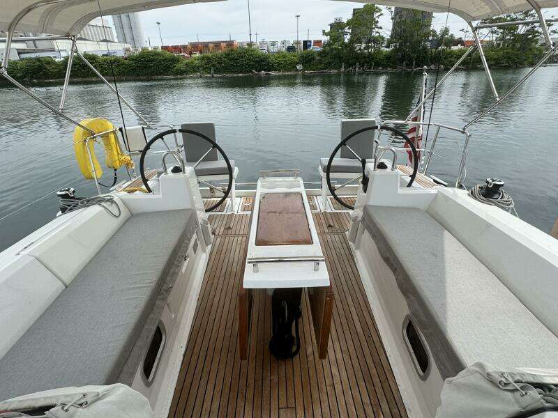38ft Beneteau Yacht For Sale