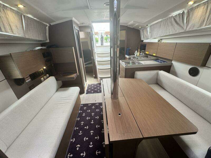 38ft Beneteau Yacht For Sale