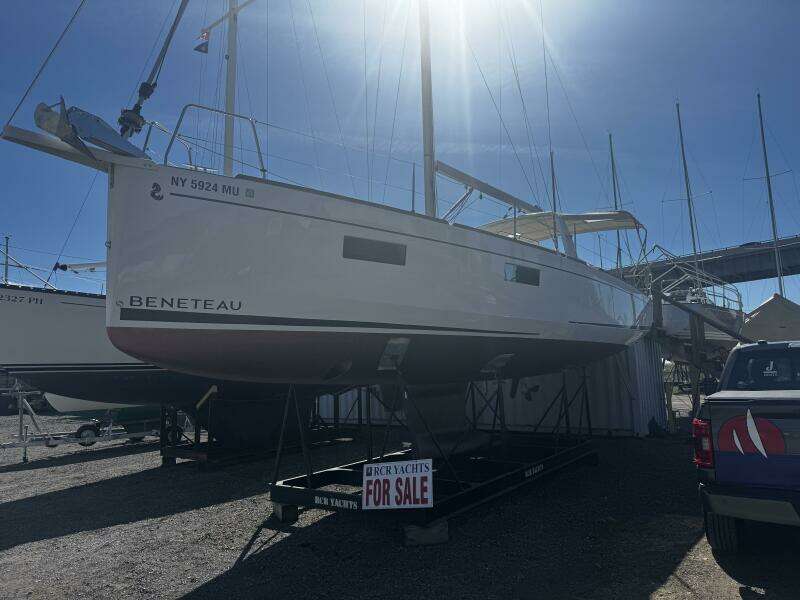38ft Beneteau Yacht For Sale