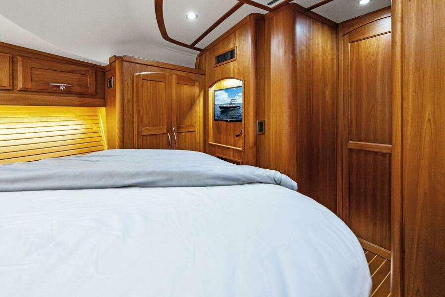 2019 Sabre 48 Flybridge HIGHLANDER