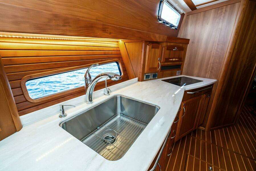 2019 Sabre 48 Flybridge HIGHLANDER