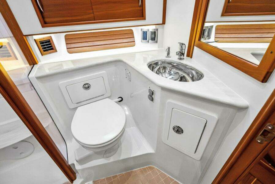 2019 Sabre 48 Flybridge HIGHLANDER