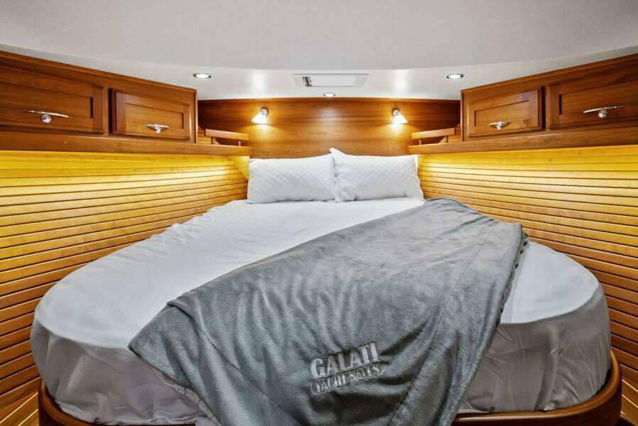 2019 Sabre 48 Flybridge HIGHLANDER