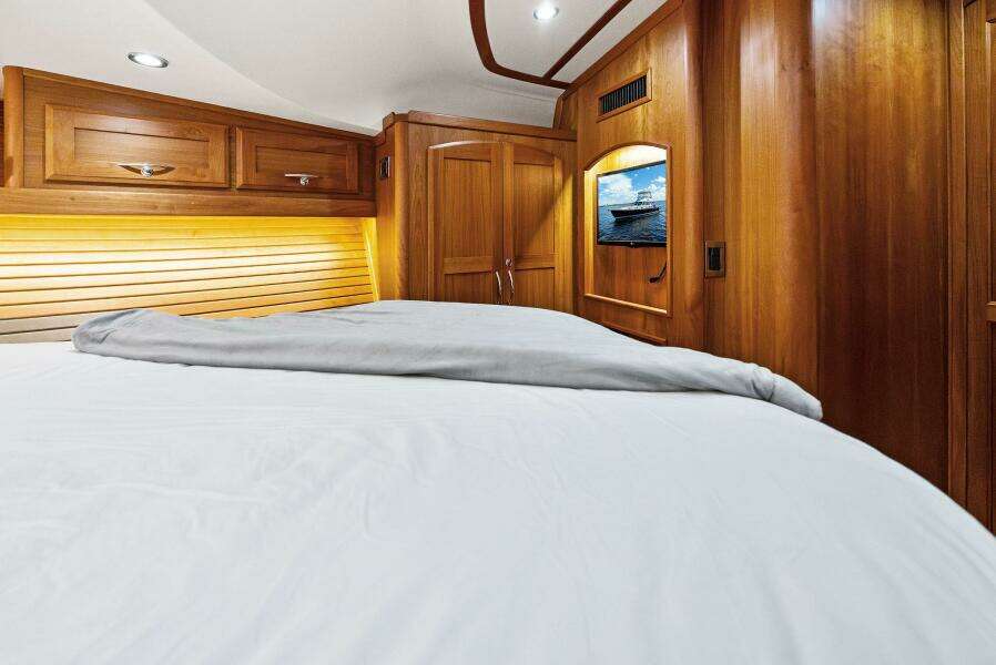 2019 Sabre 48 Flybridge HIGHLANDER