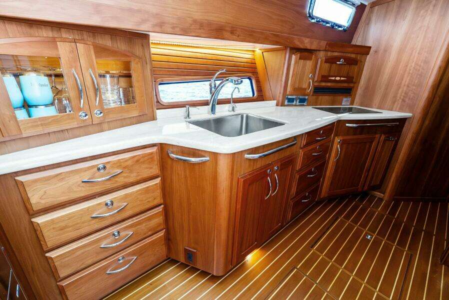2019 Sabre 48 Flybridge HIGHLANDER