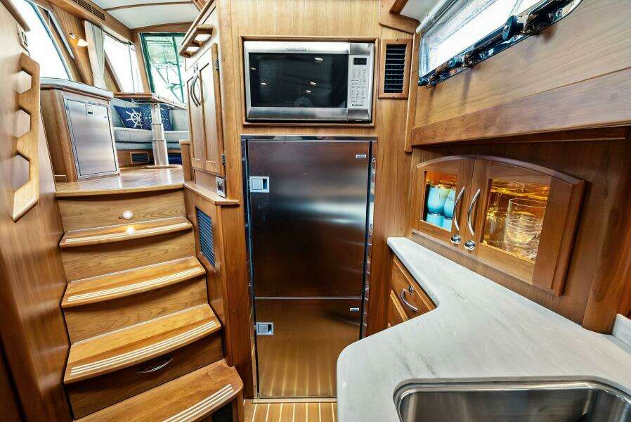 2019 Sabre 48 Flybridge HIGHLANDER