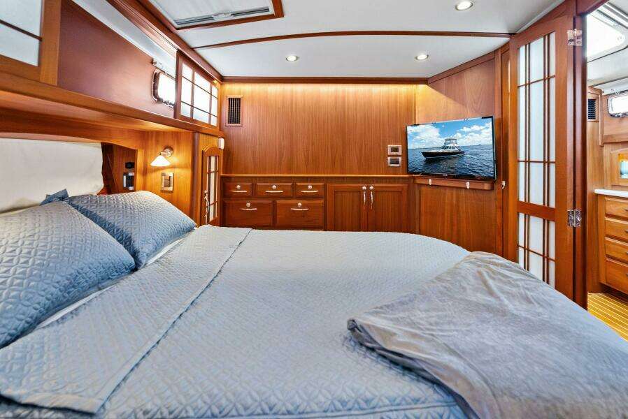 2019 Sabre 48 Flybridge HIGHLANDER