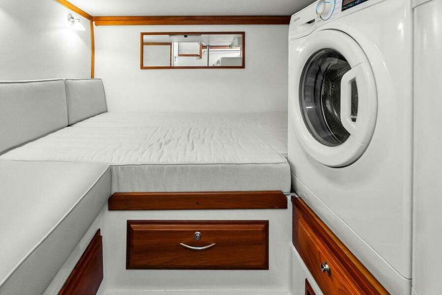 2019 Sabre 48 Flybridge HIGHLANDER