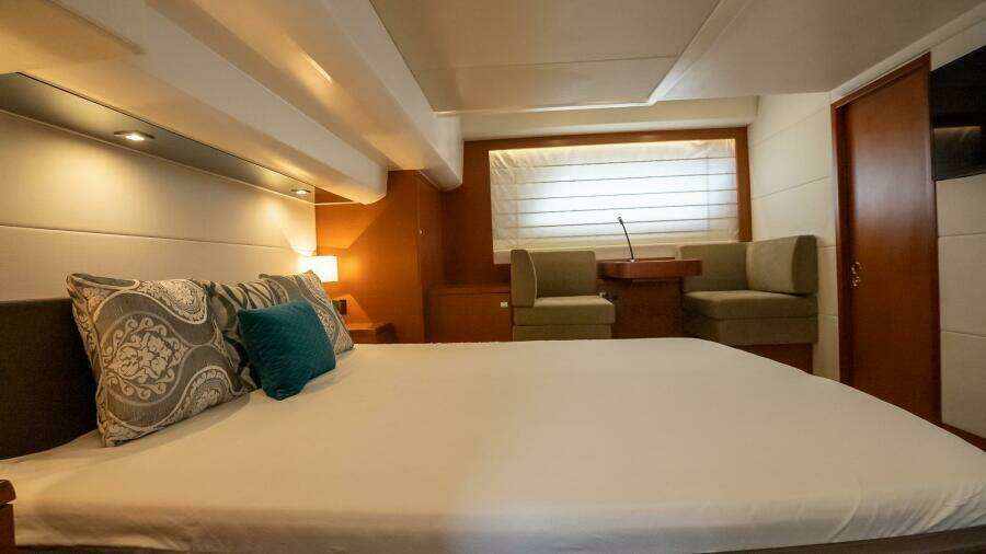 SHANTI III 55ft Prestige Yacht For Sale