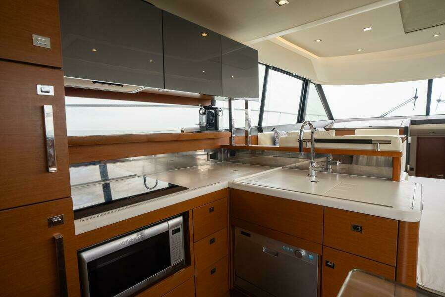 SHANTI III 55ft Prestige Yacht For Sale