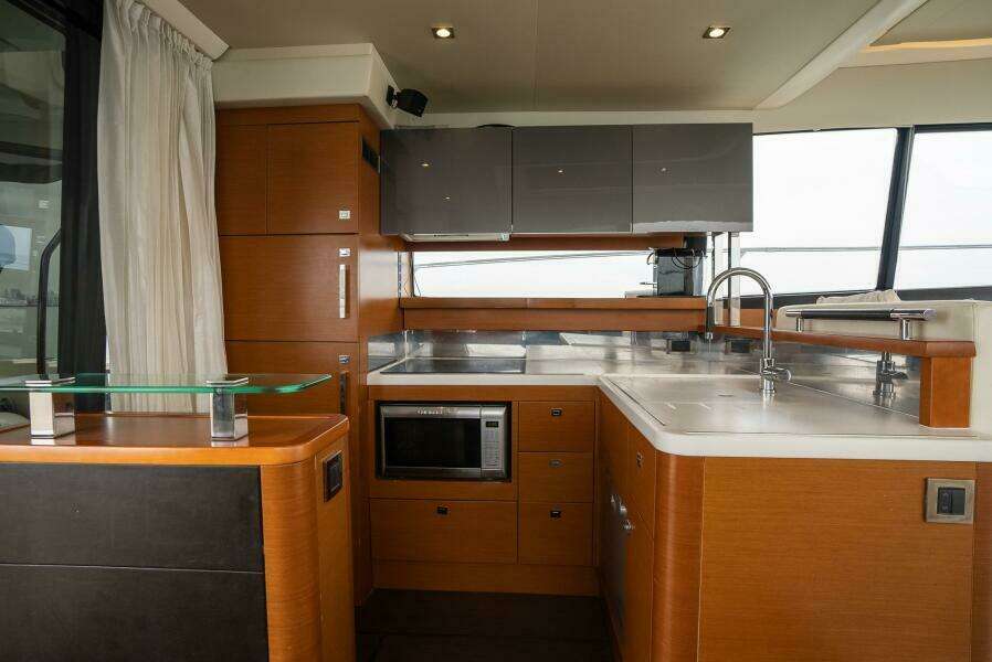 SHANTI III 55ft Prestige Yacht For Sale
