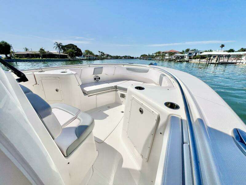 30ft Robalo Yacht For Sale