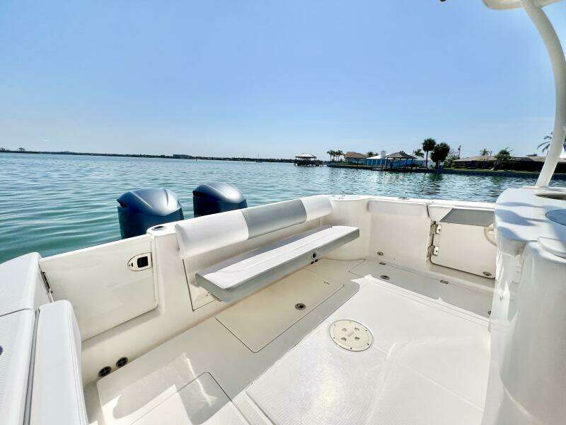 30ft Robalo Yacht For Sale