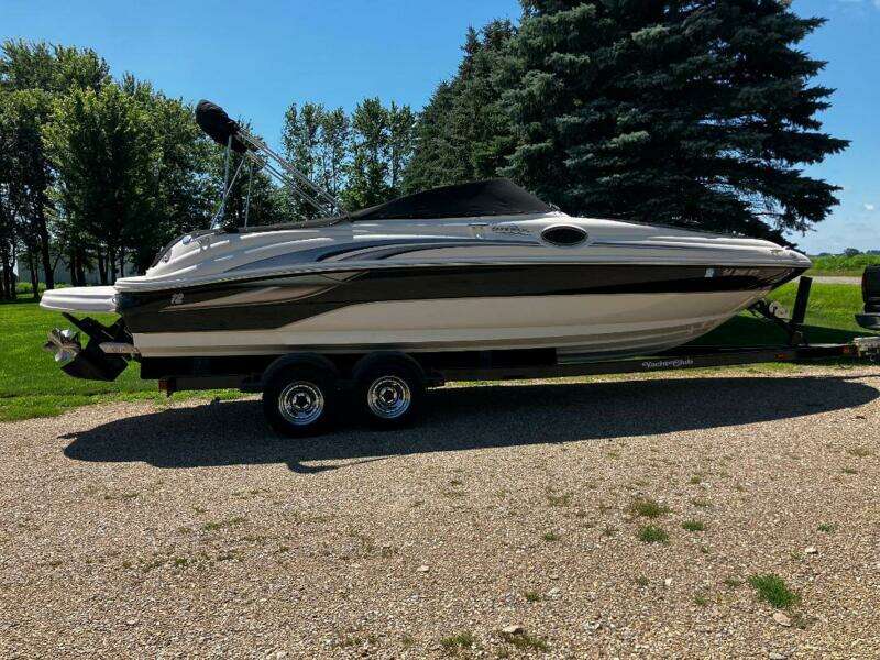 24ft Sea Ray Yacht For Sale