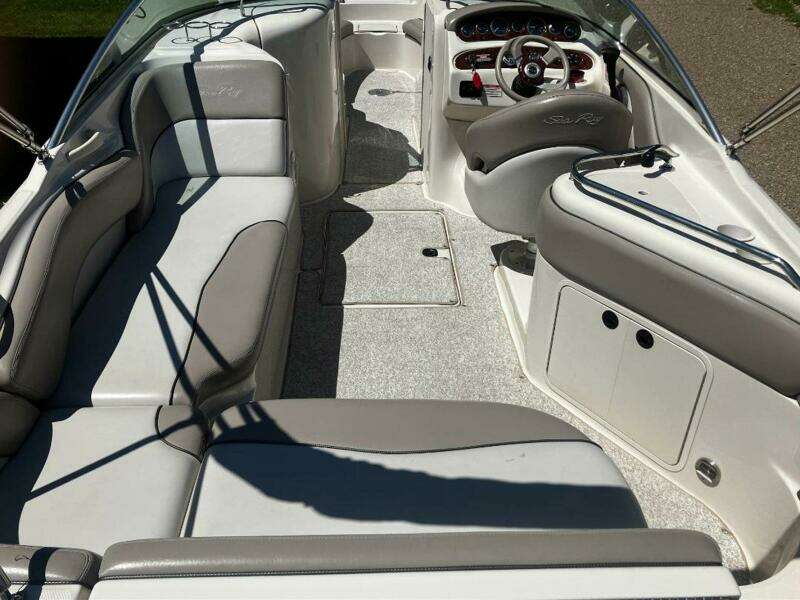 24ft Sea Ray Yacht For Sale