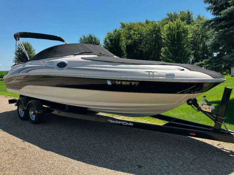24ft Sea Ray Yacht For Sale