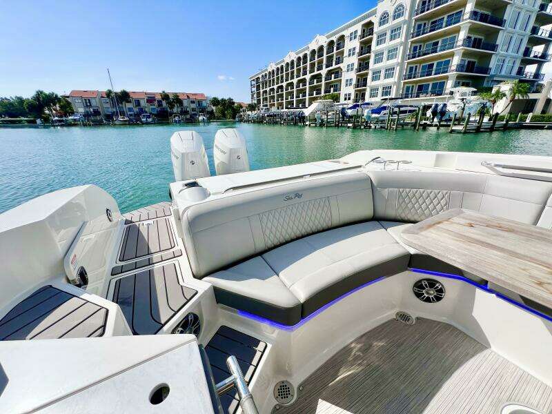 35ft Sea Ray Yacht For Sale
