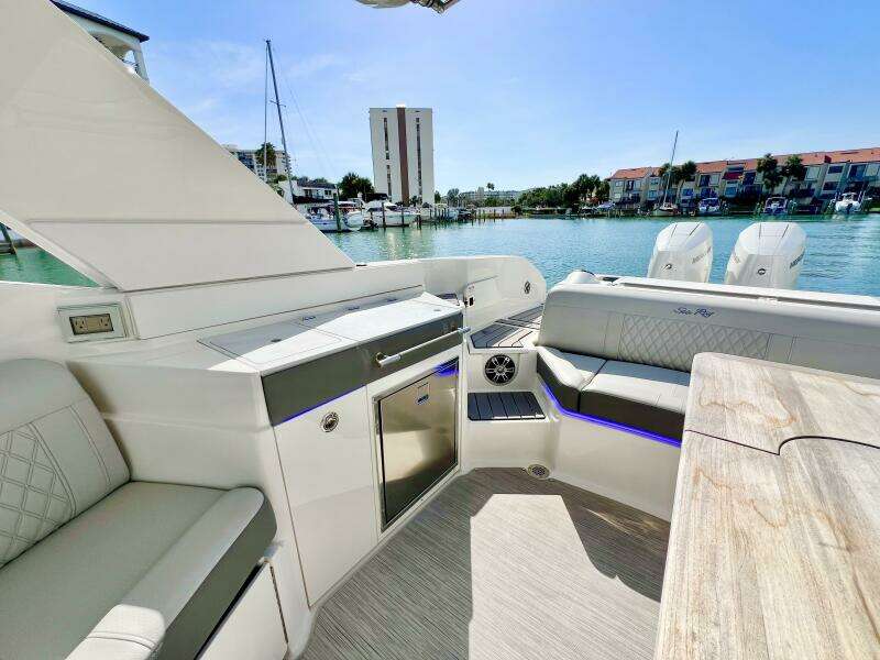 35ft Sea Ray Yacht For Sale