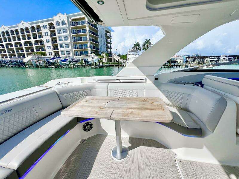 35ft Sea Ray Yacht For Sale