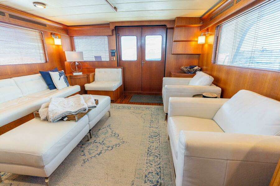 Salon Facing Aft