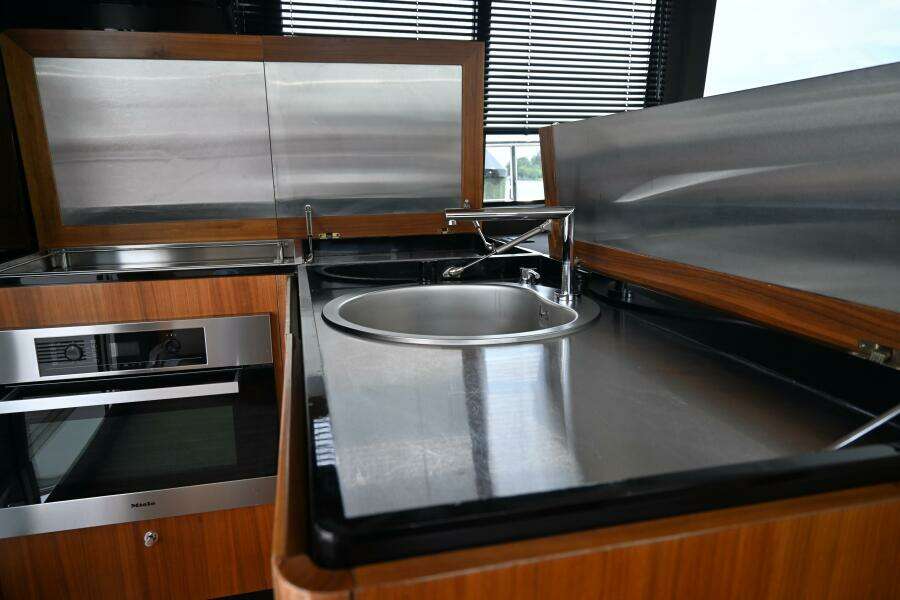 51ft Azimut Yacht For Sale