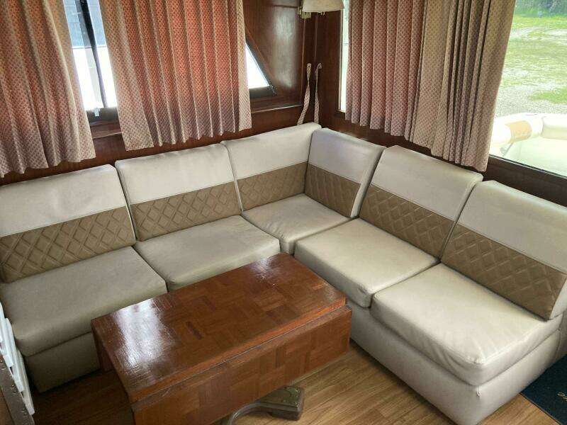 52ft Hatteras Yacht For Sale