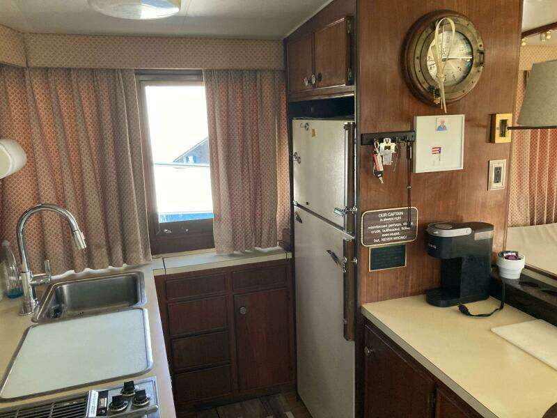 52ft Hatteras Yacht For Sale