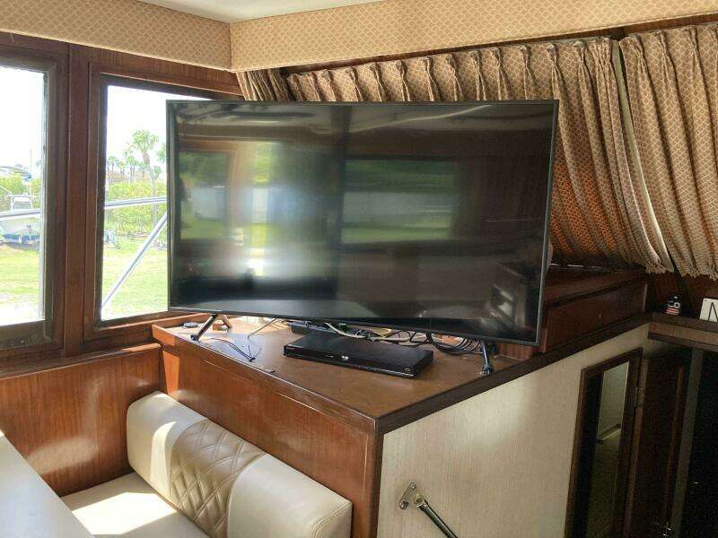 52ft Hatteras Yacht For Sale