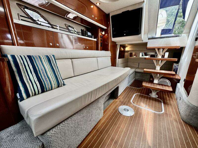 33ft Sea Ray Yacht For Sale