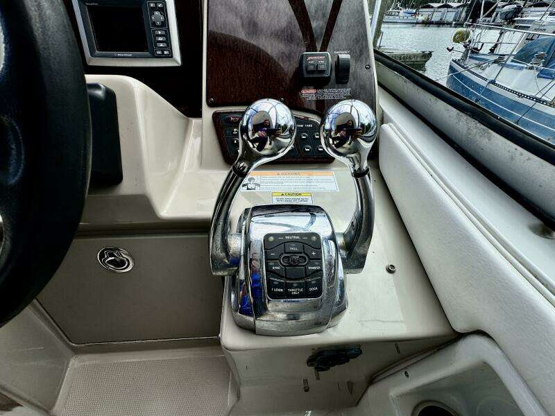 33ft Sea Ray Yacht For Sale