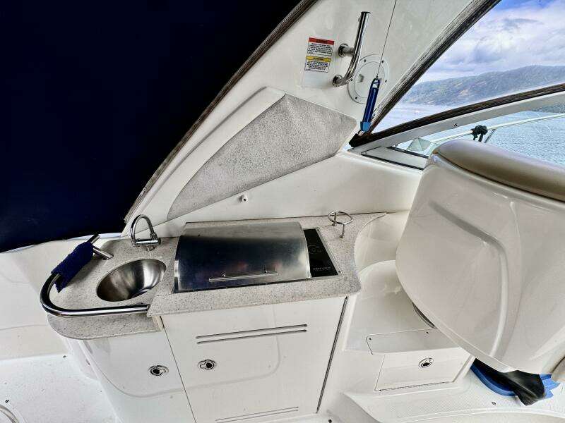 33ft Sea Ray Yacht For Sale