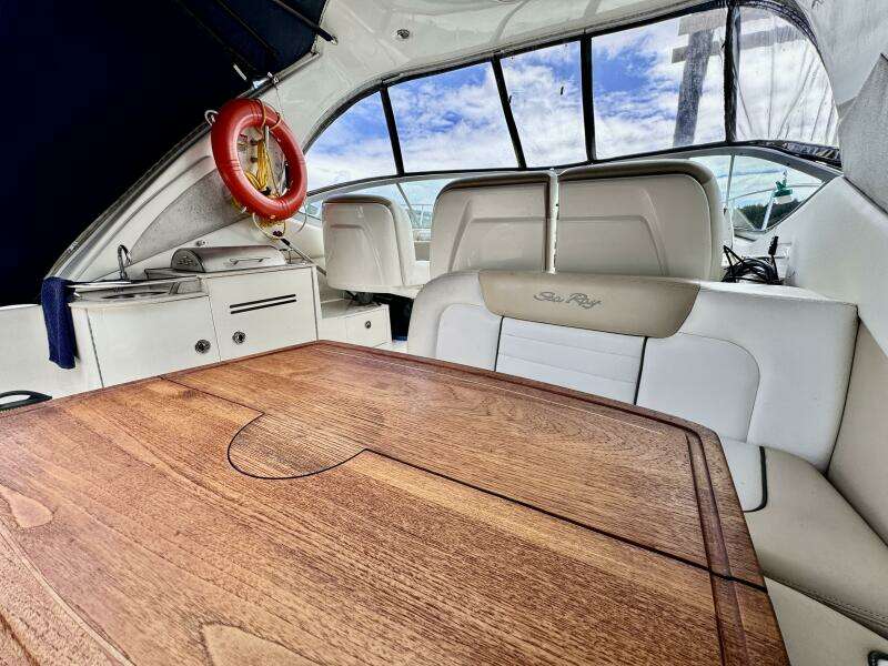 33ft Sea Ray Yacht For Sale