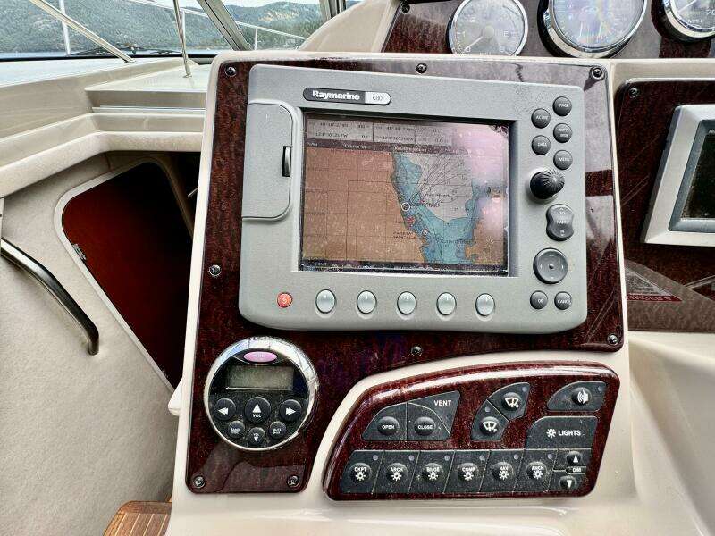 33ft Sea Ray Yacht For Sale