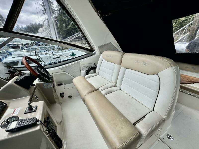 33ft Sea Ray Yacht For Sale