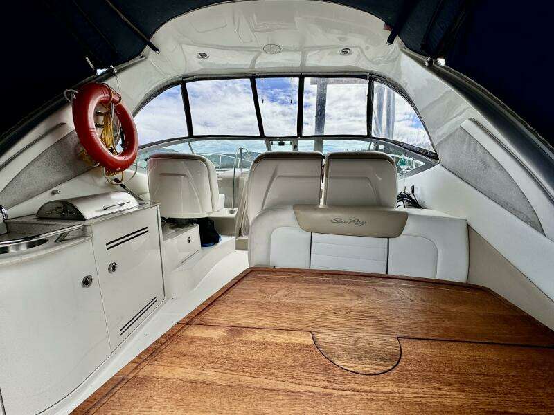 33ft Sea Ray Yacht For Sale
